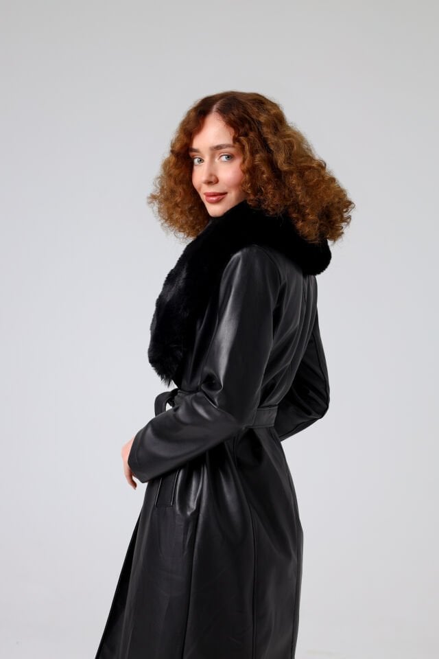 Yakası Kürklü Kaban