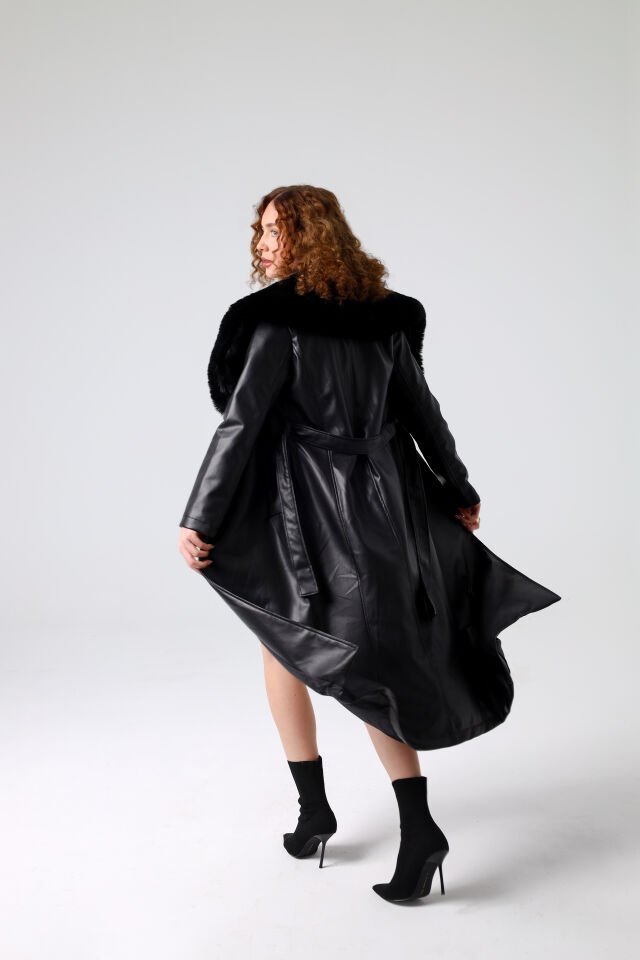 Yakası Kürklü Kaban