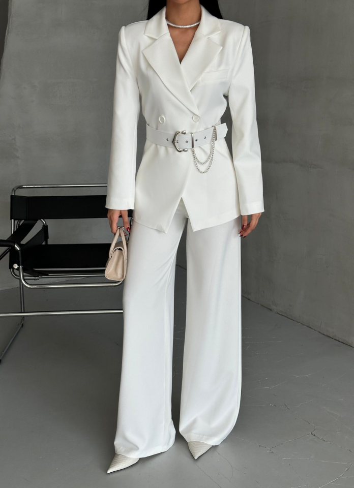 Zincir Kemer Detaylı Ceket Pantolon Takım - Beyaz