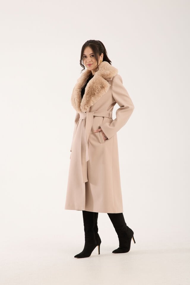 Yakası Kürklü Uzun Kaşe Kaban - Bej