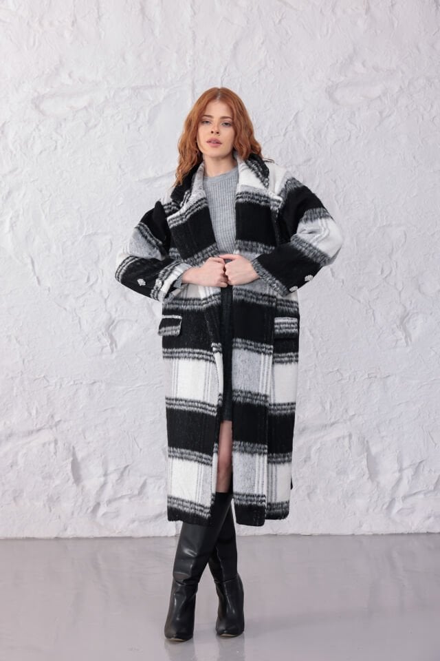 Siyah Beyaz Büyük Ekose Desenli Oversize Yünlü Kaban - Geniş Yakalı Uzun Kışlık Palto Serisi