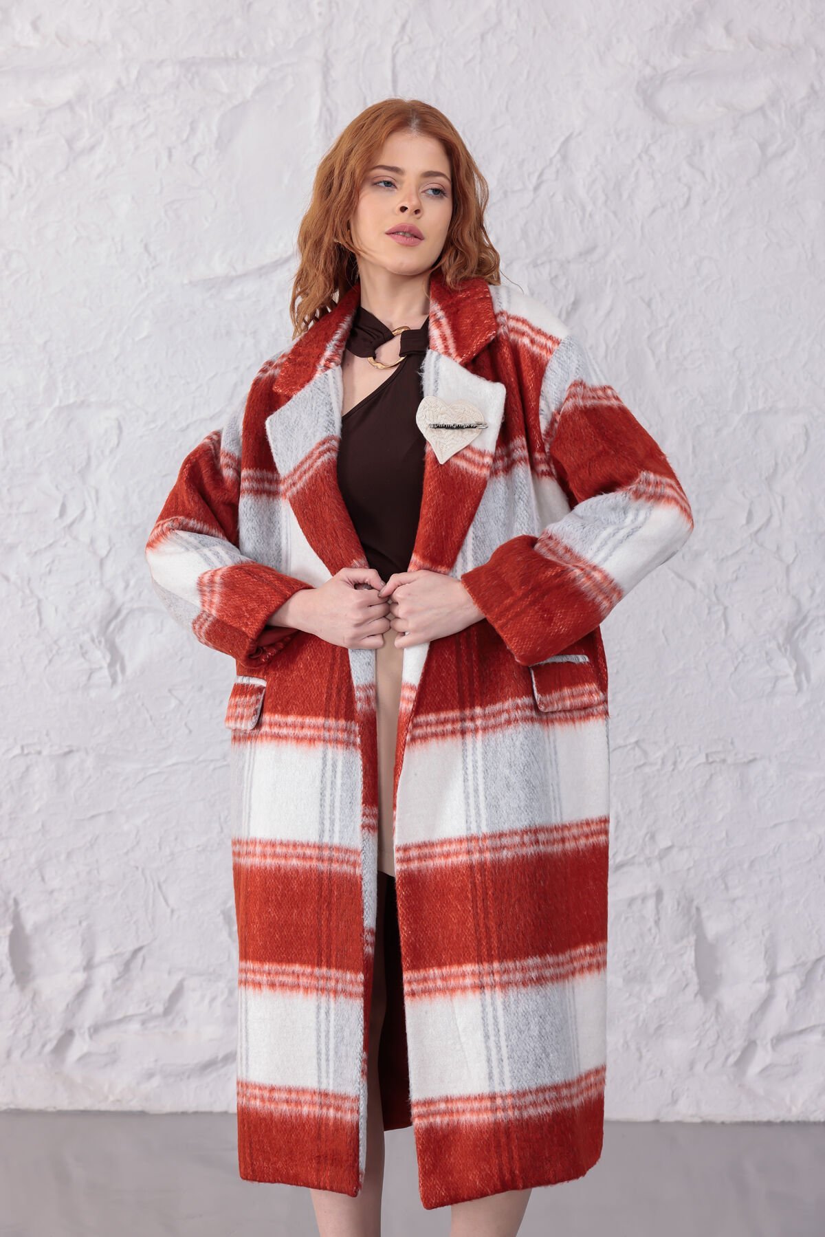 Turuncu Beyaz Büyük Ekose Desenli Oversize Yünlü Kaban - Geniş Yakalı Uzun Kışlık Palto Serisi