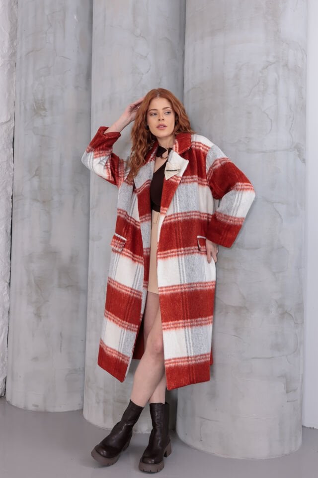 Turuncu Beyaz Büyük Ekose Desenli Oversize Yünlü Kaban - Geniş Yakalı Uzun Kışlık Palto Serisi